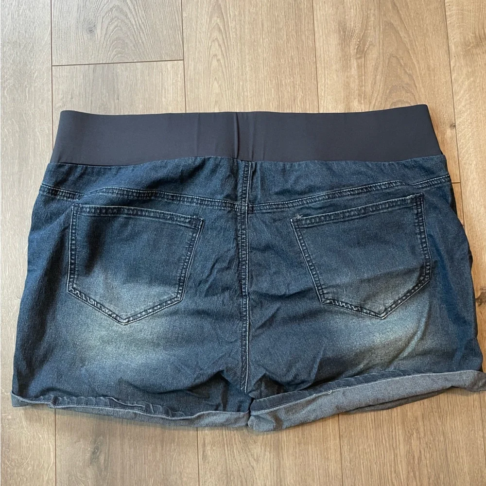 2 pair denim maternity jean shorts - Picture 3 of 7